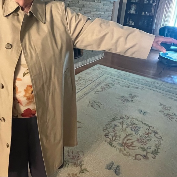 London Fog maincoat 38 short never worn! - Picture 8 of 8